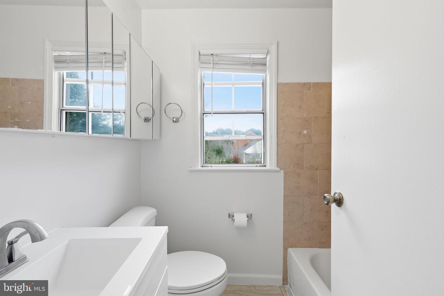 6604 10th St #c1 Property Photo 24