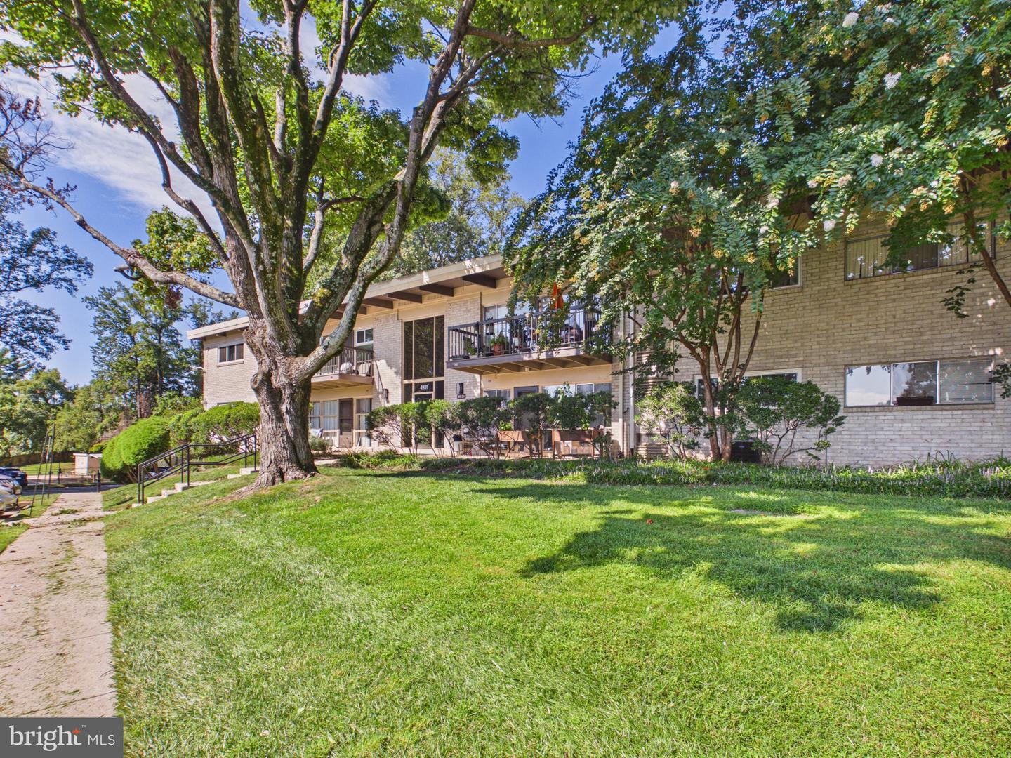 4931 Americana Dr Property Photo 4