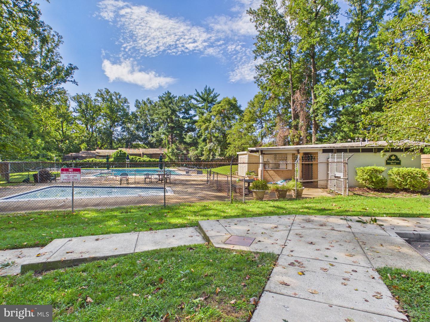 4931 Americana Dr Property Photo 5