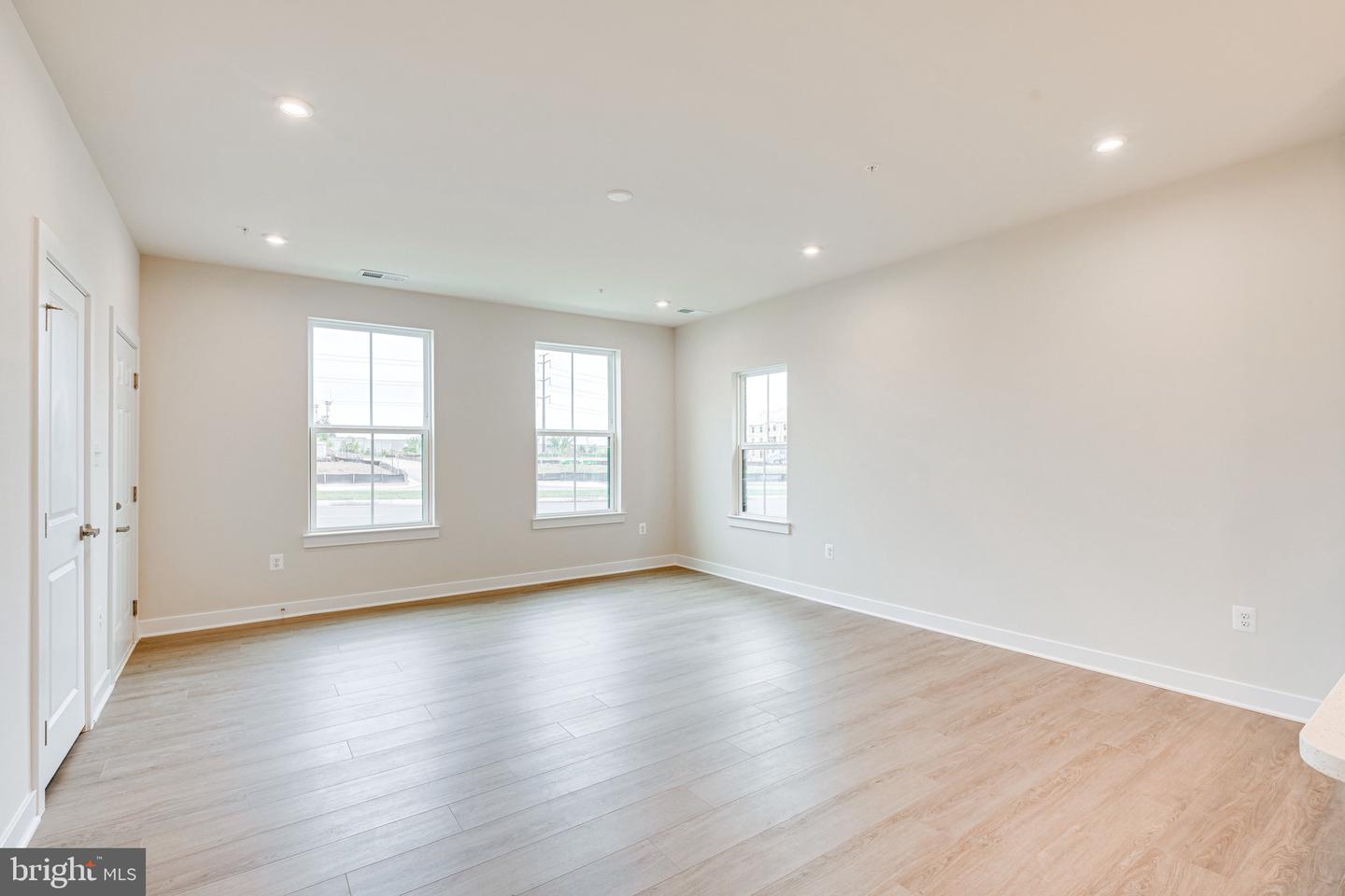 14055 Sunrise Valley Dr Property Photo 4