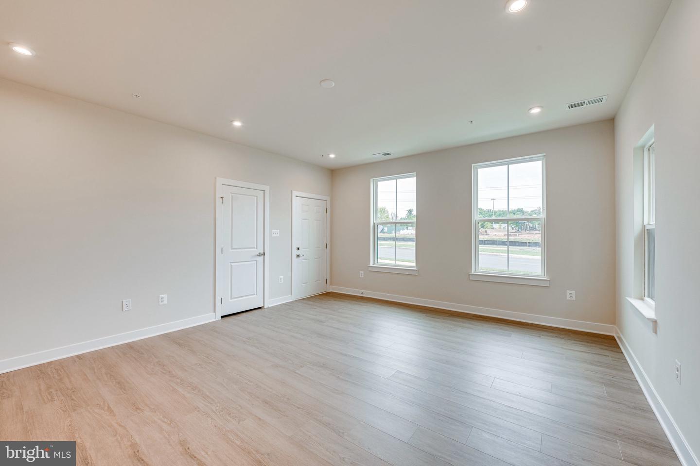 14055 Sunrise Valley Dr Property Photo 5