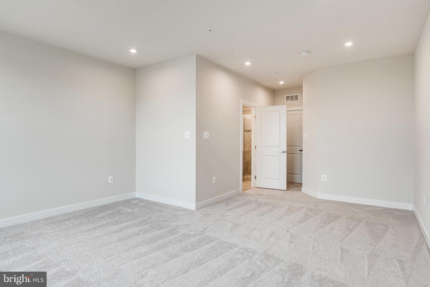 14055 Sunrise Valley Dr Property Photo 17