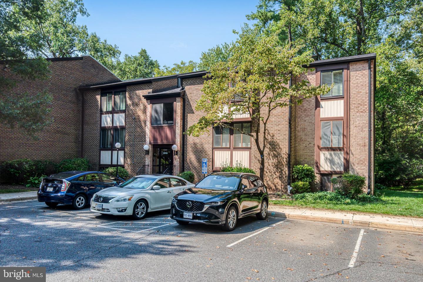 9745 KINGS CROWN CT #1 Property Photo 1