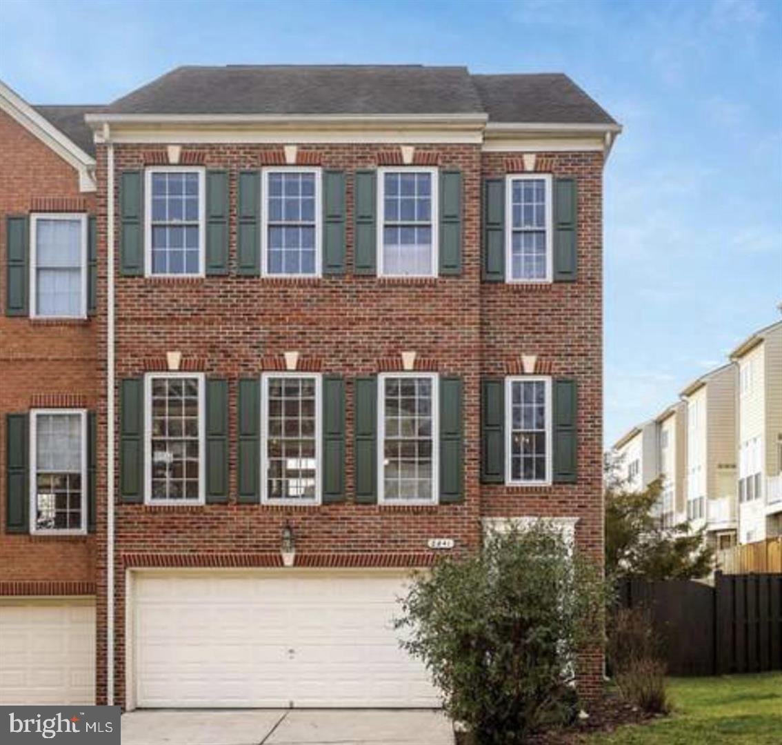 8441 KIRBY LIONSDALE DR Property Photo 1