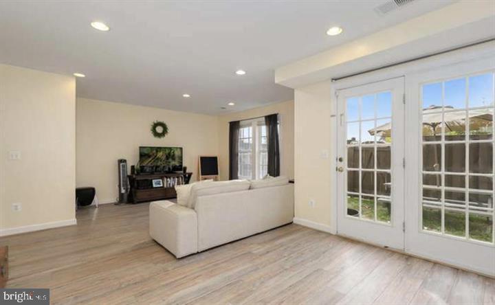 8441 Kirby Lionsdale Dr Property Photo 23