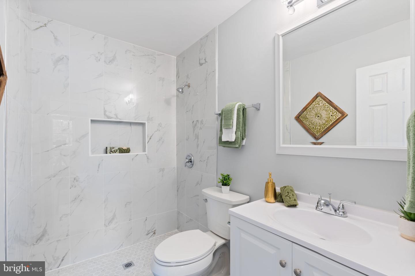 4552 King Edward Ct Property Photo 20