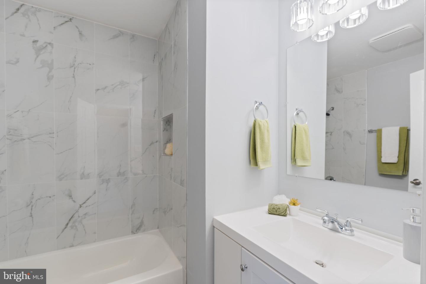 4552 King Edward Ct Property Photo 25