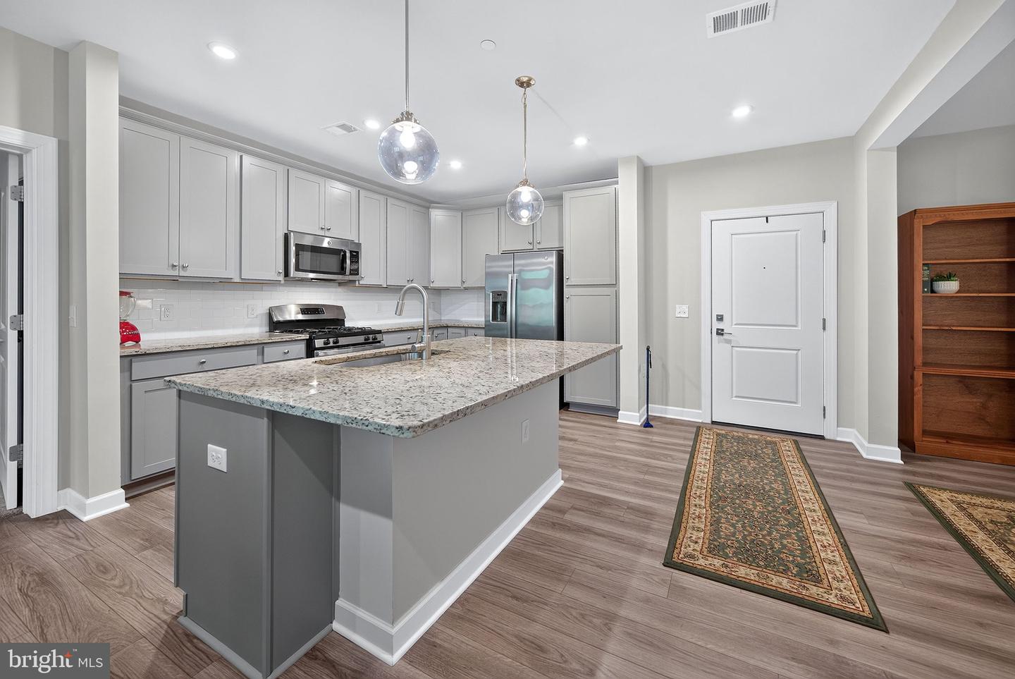 3925 Fair Ridge Dr #303 Property Photo 8