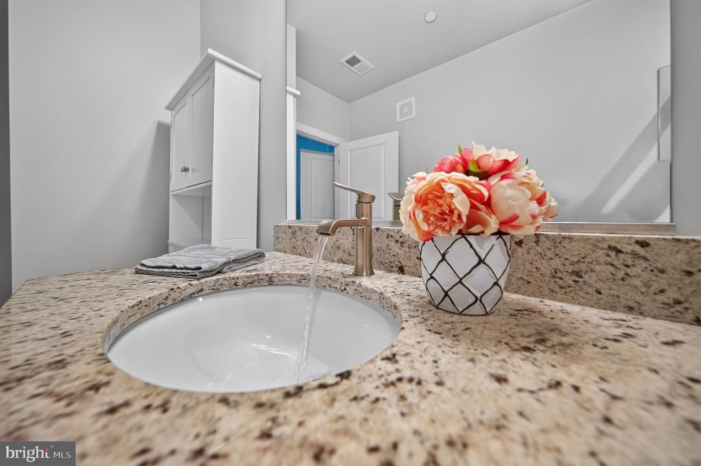 3925 Fair Ridge Dr #303 Property Photo 25