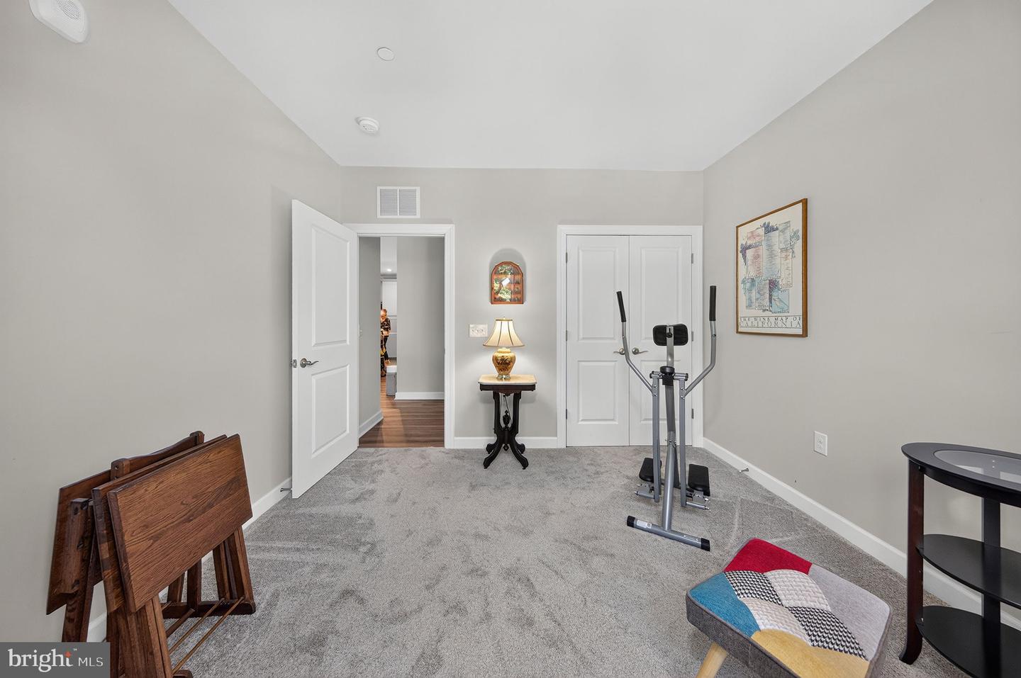 3925 Fair Ridge Dr #303 Property Photo 37
