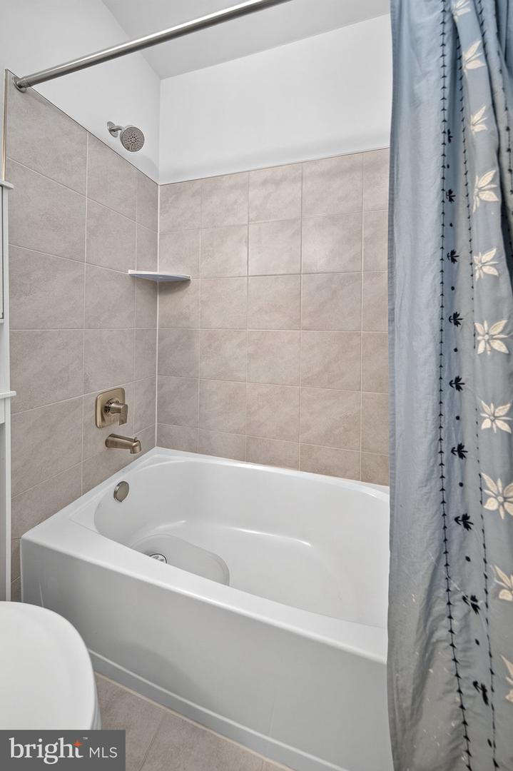 3925 Fair Ridge Dr #303 Property Photo 39