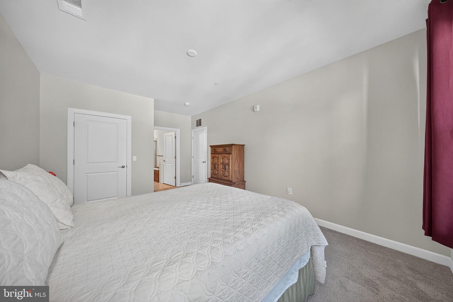 3925 Fair Ridge Dr #303 Property Photo 41