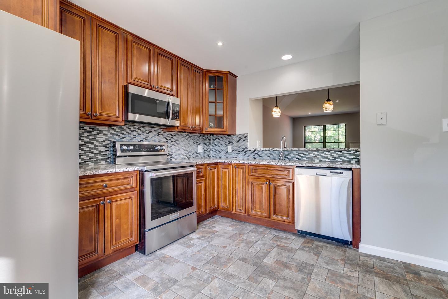 13656 Wildflower Ln Property Photo 4