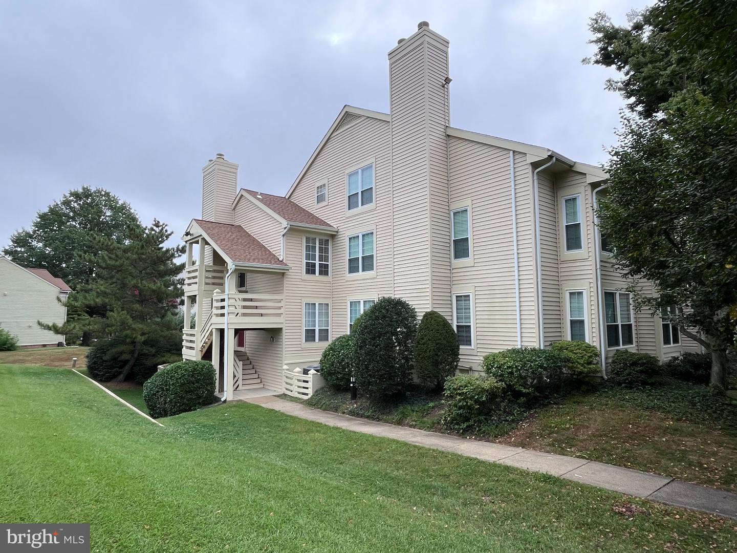 4501 Hazeltine Ct #g Property Photo 2