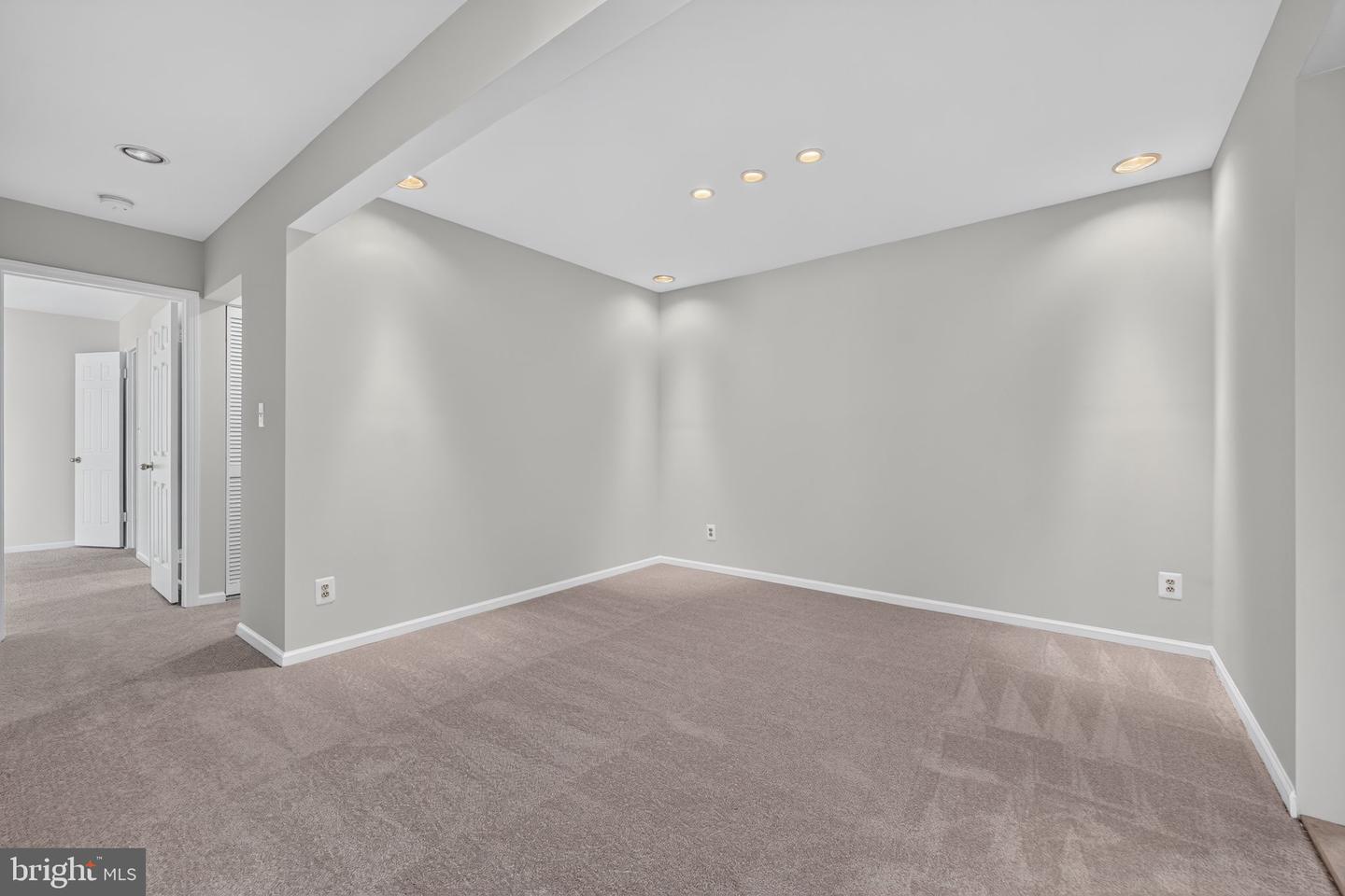 4501 Hazeltine Ct #g Property Photo 13
