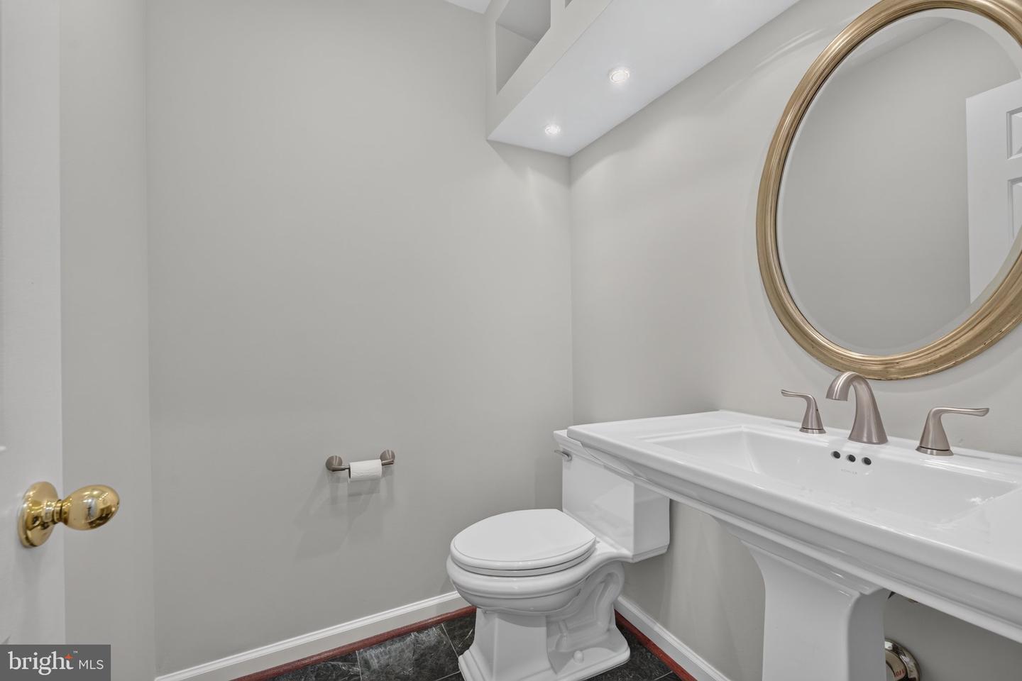 4501 Hazeltine Ct #g Property Photo 19