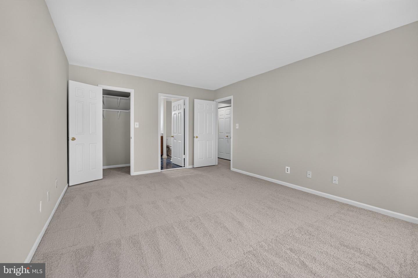 4501 Hazeltine Ct #g Property Photo 22