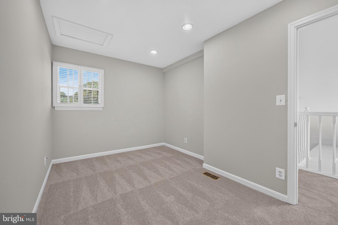4501 Hazeltine Ct #g Property Photo 25