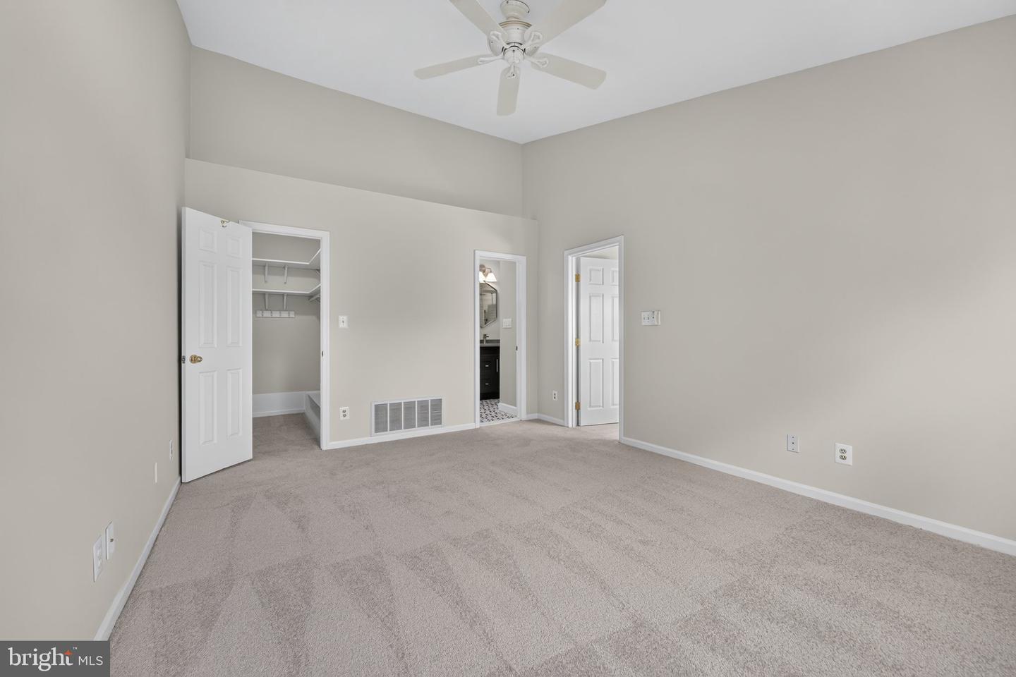 4501 Hazeltine Ct #g Property Photo 28
