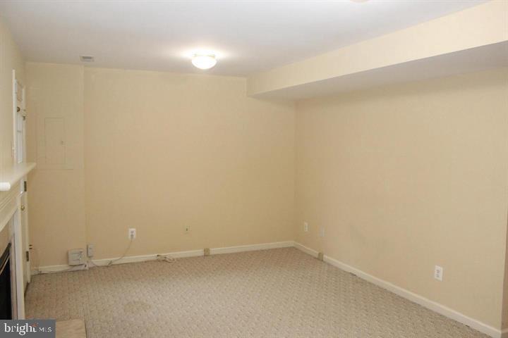2555 Chase Wellesley Dr Property Photo 3