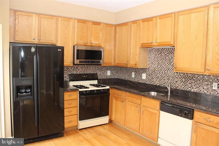 2555 Chase Wellesley Dr Property Photo 9