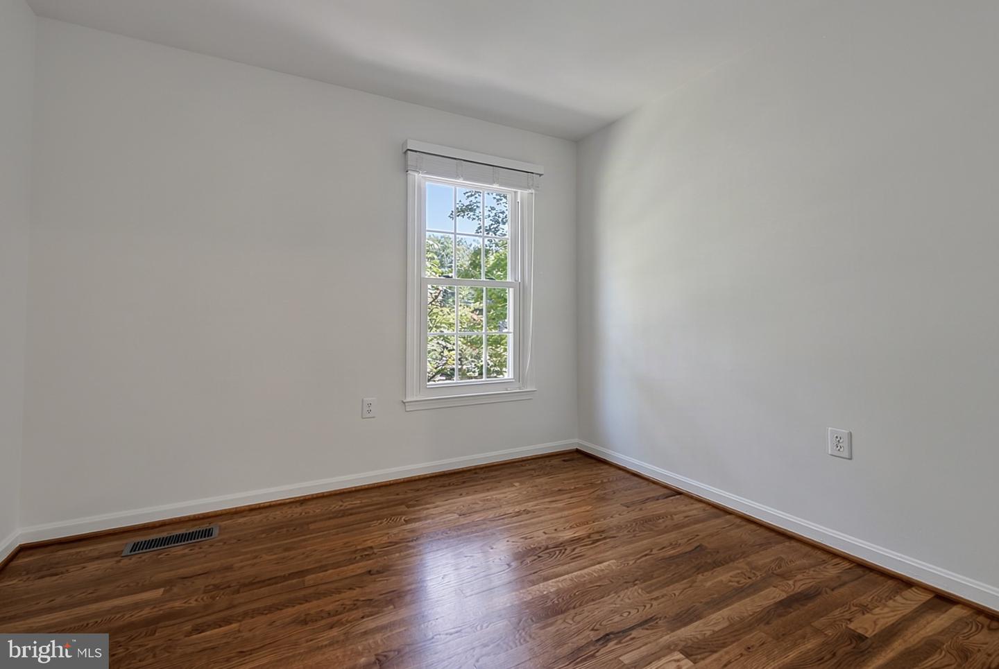 8620 Yardley Dr Property Photo 37