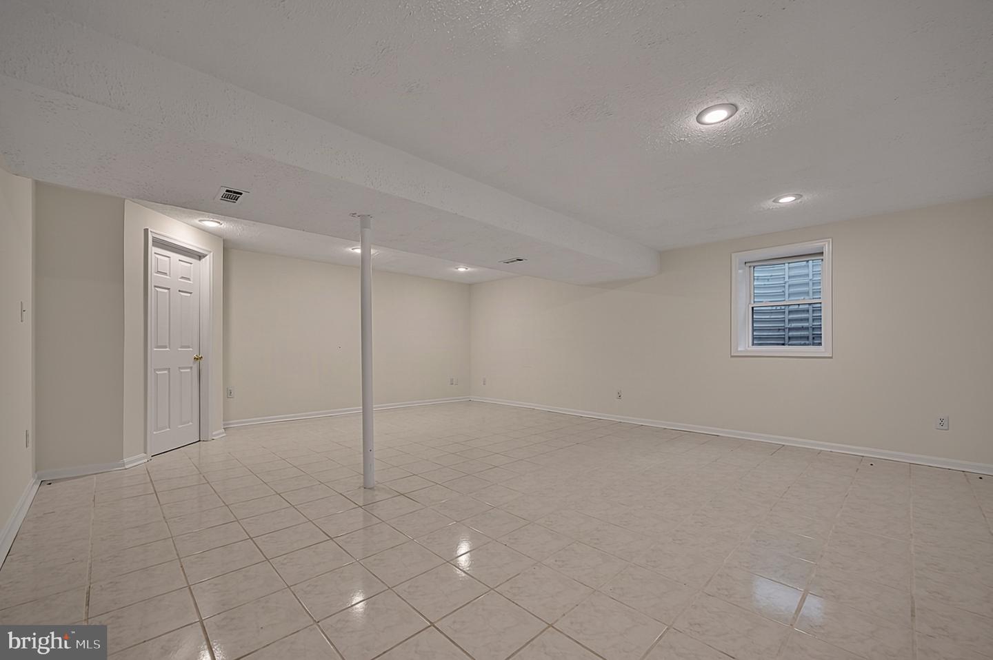 8620 Yardley Dr Property Photo 40