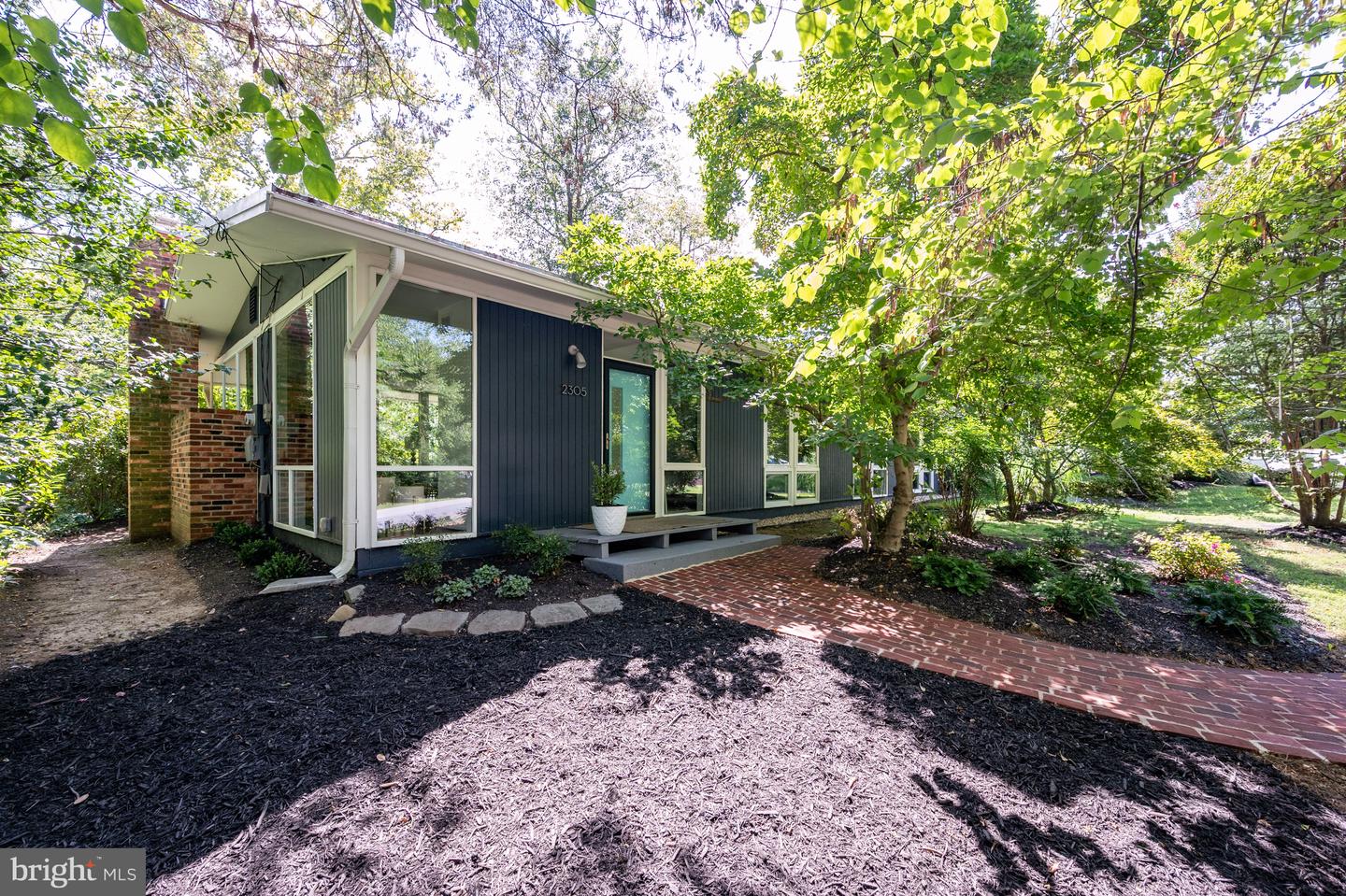 2305 GLASGOW RD Property Photo 1