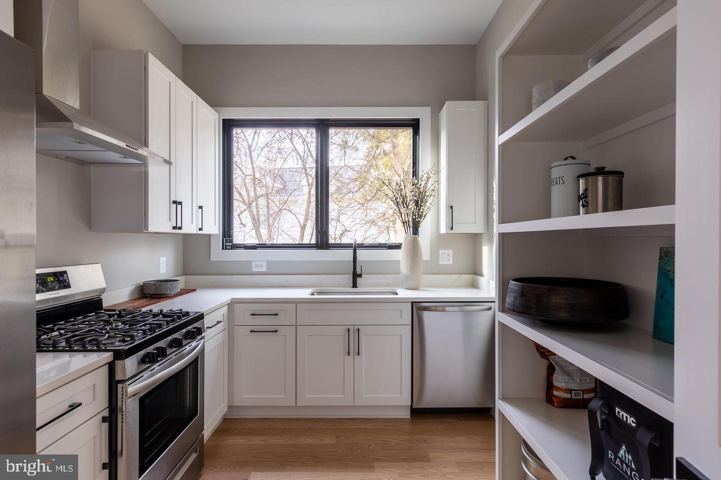 6884 Churchill Rd Property Photo 13