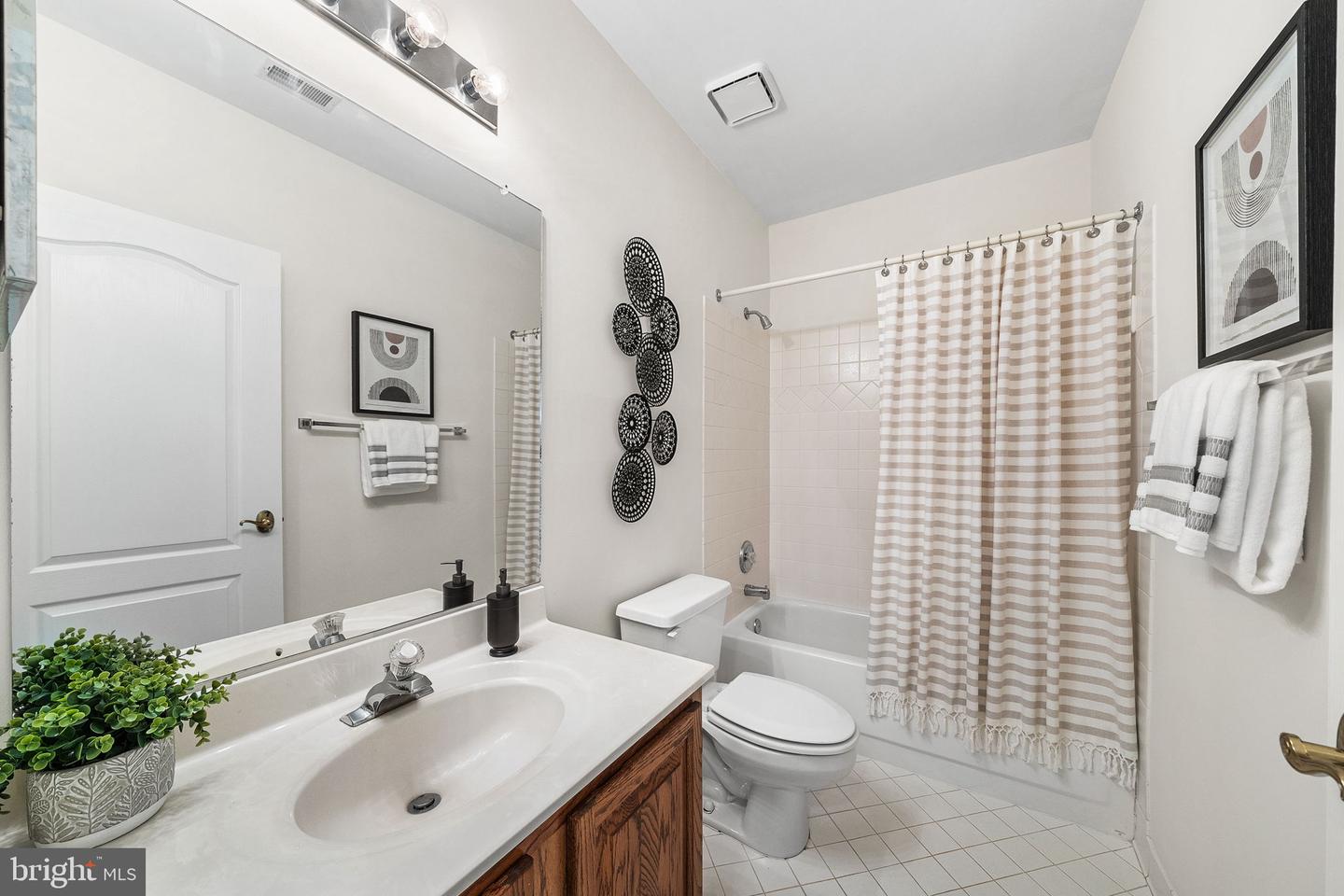 9828 Fox Rest Ln Property Photo 52