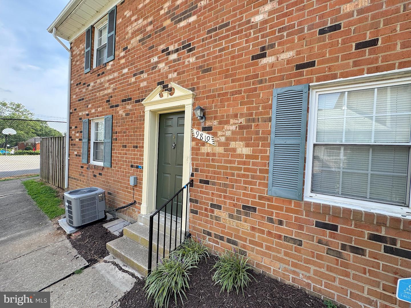 9819 HAGEL CIR Property Photo 1