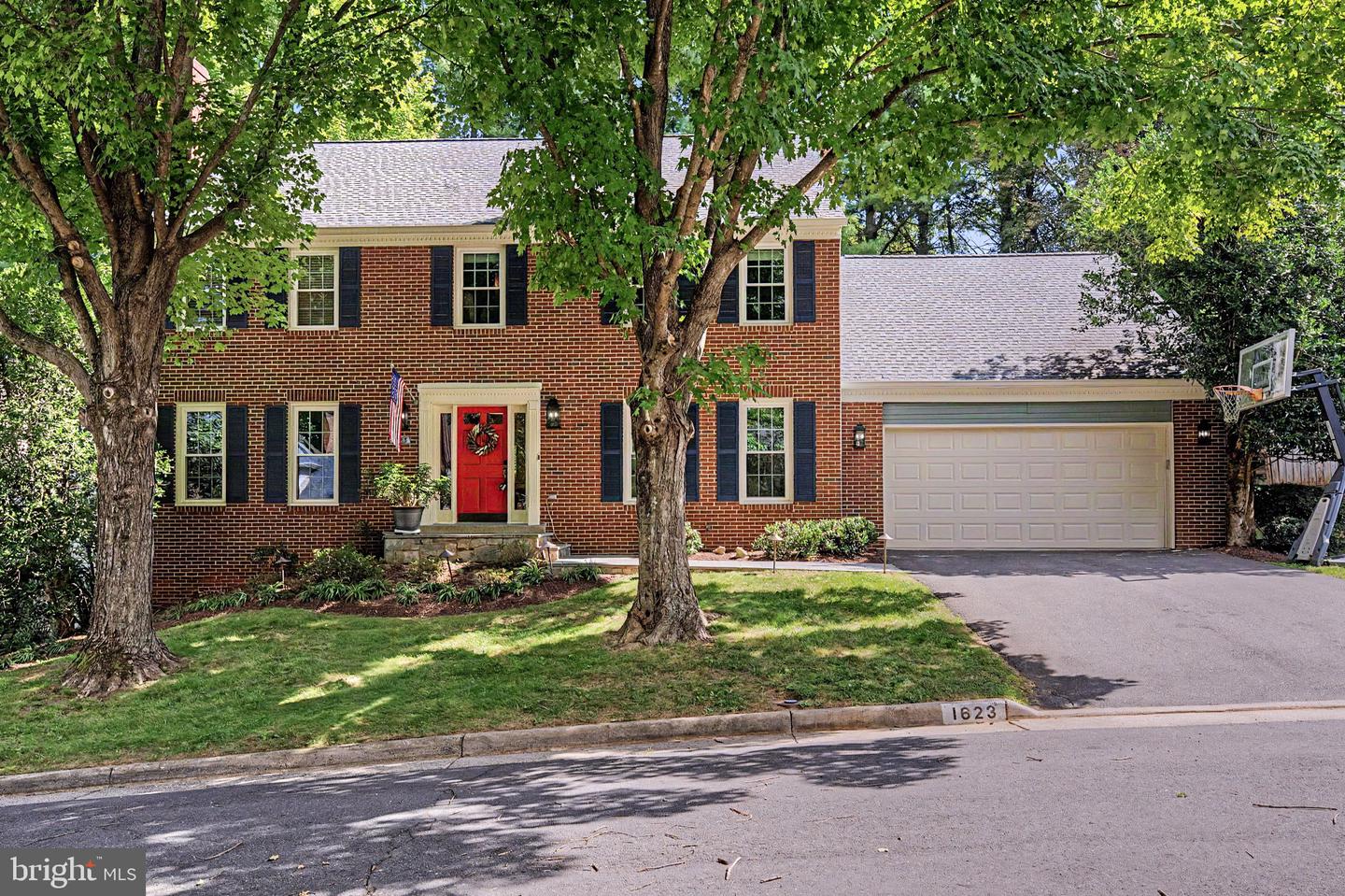 1623 Linway Park Dr Property Photo 1