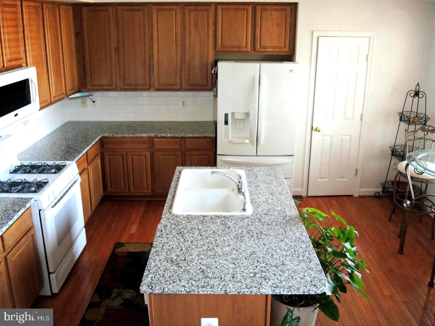 6409 Nice Pl Property Photo 5