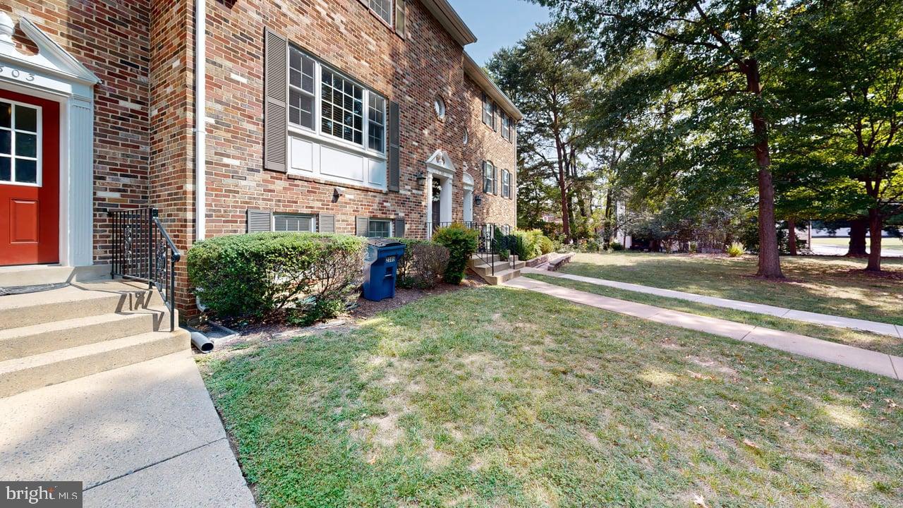 2303 Mcgregor Ct Property Photo 24