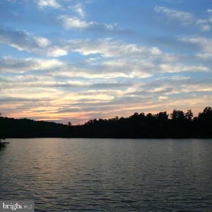 7937 Valleyfield Dr Property Photo 4