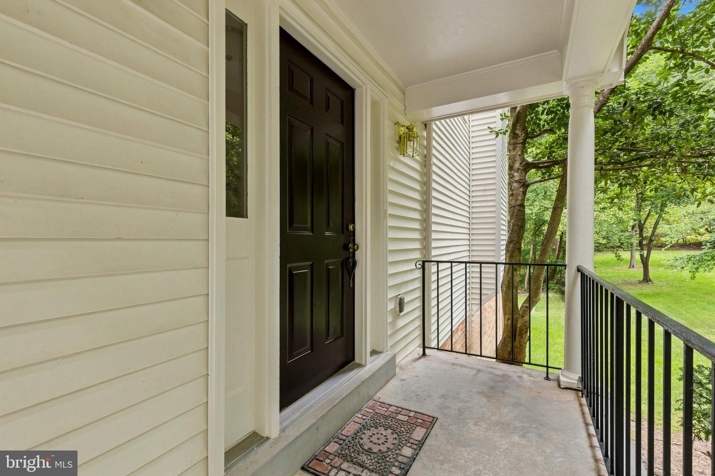 7937 Valleyfield Dr Property Photo 5