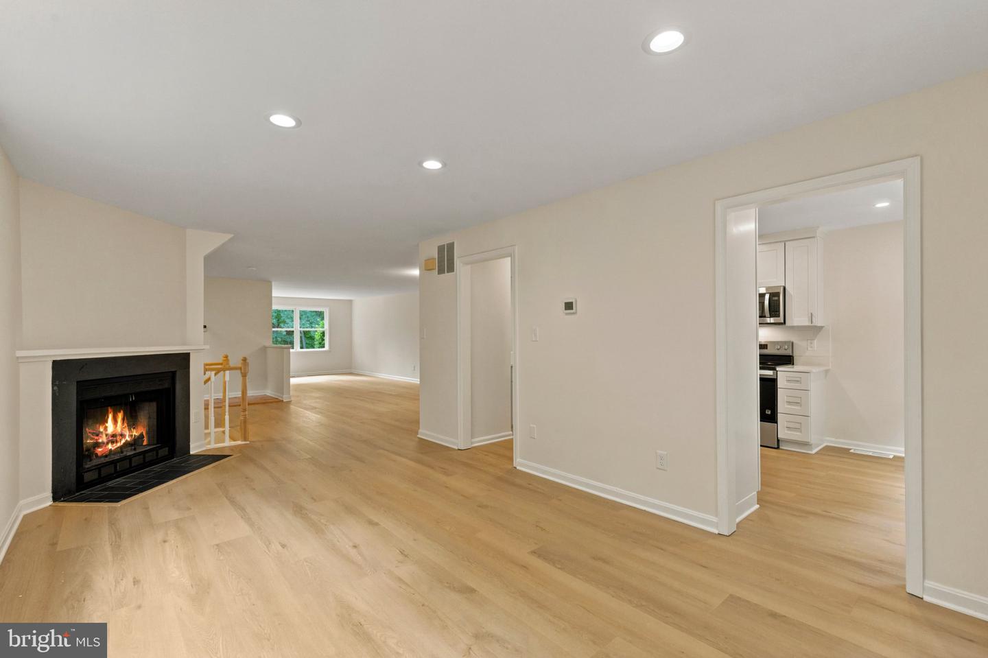 7937 Valleyfield Dr Property Photo 10