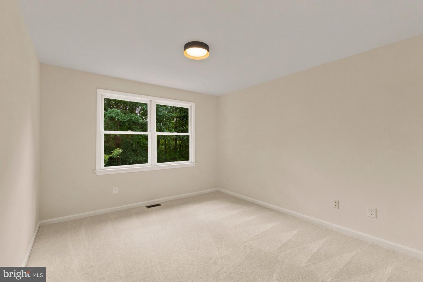 7937 Valleyfield Dr Property Photo 20