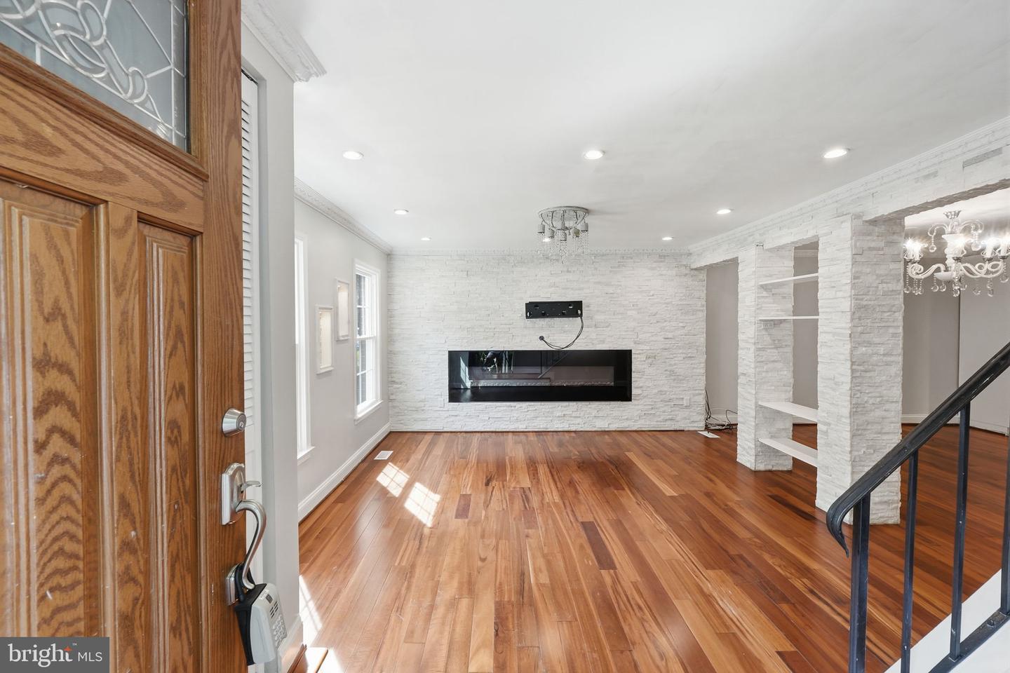 8562 Tyrolean Way Property Photo 3