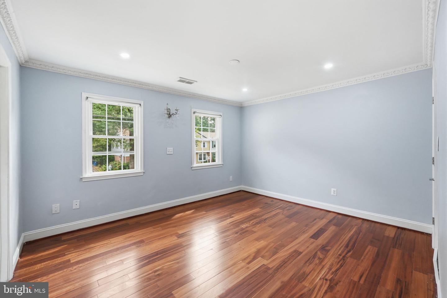 8562 Tyrolean Way Property Photo 13