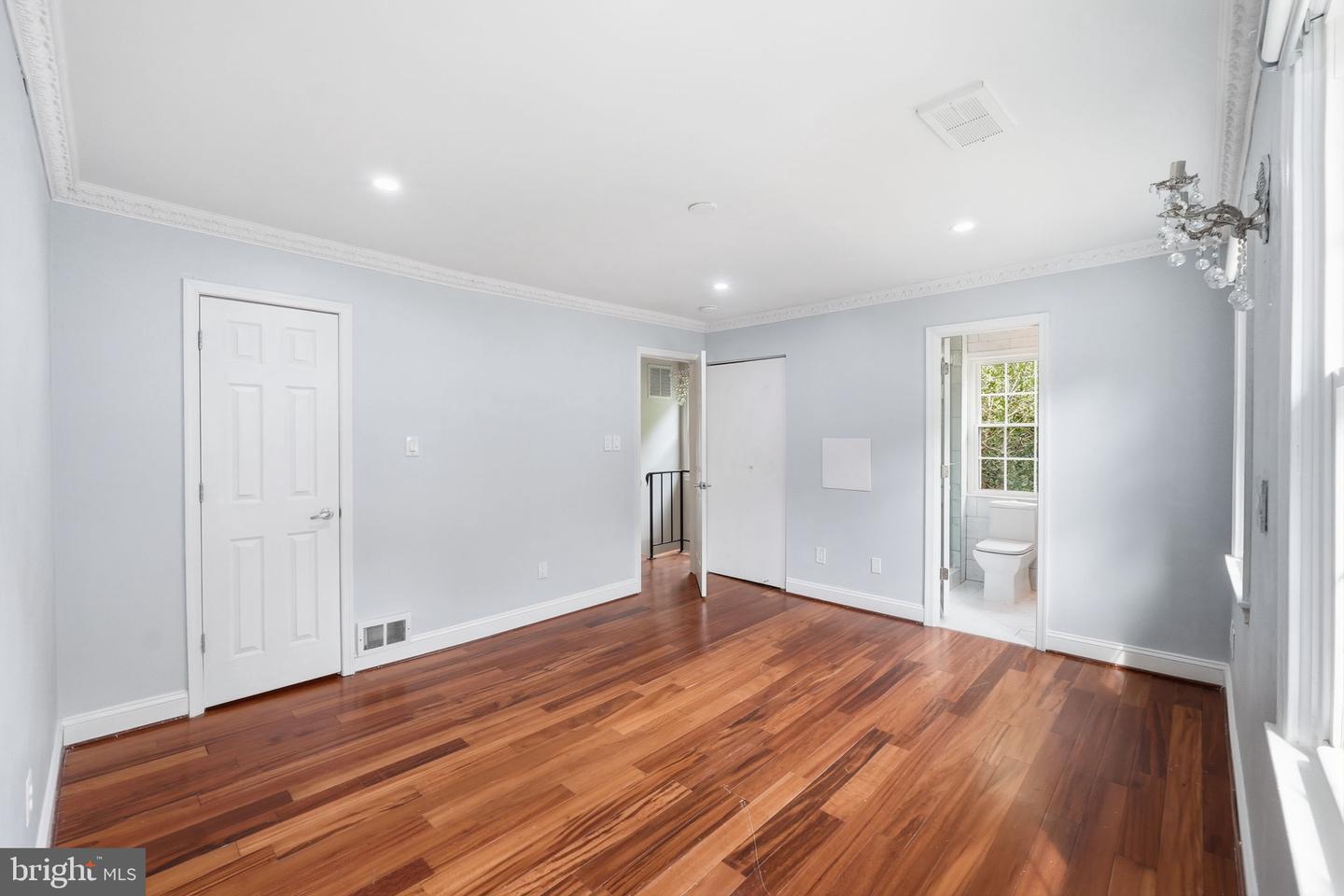 8562 Tyrolean Way Property Photo 14