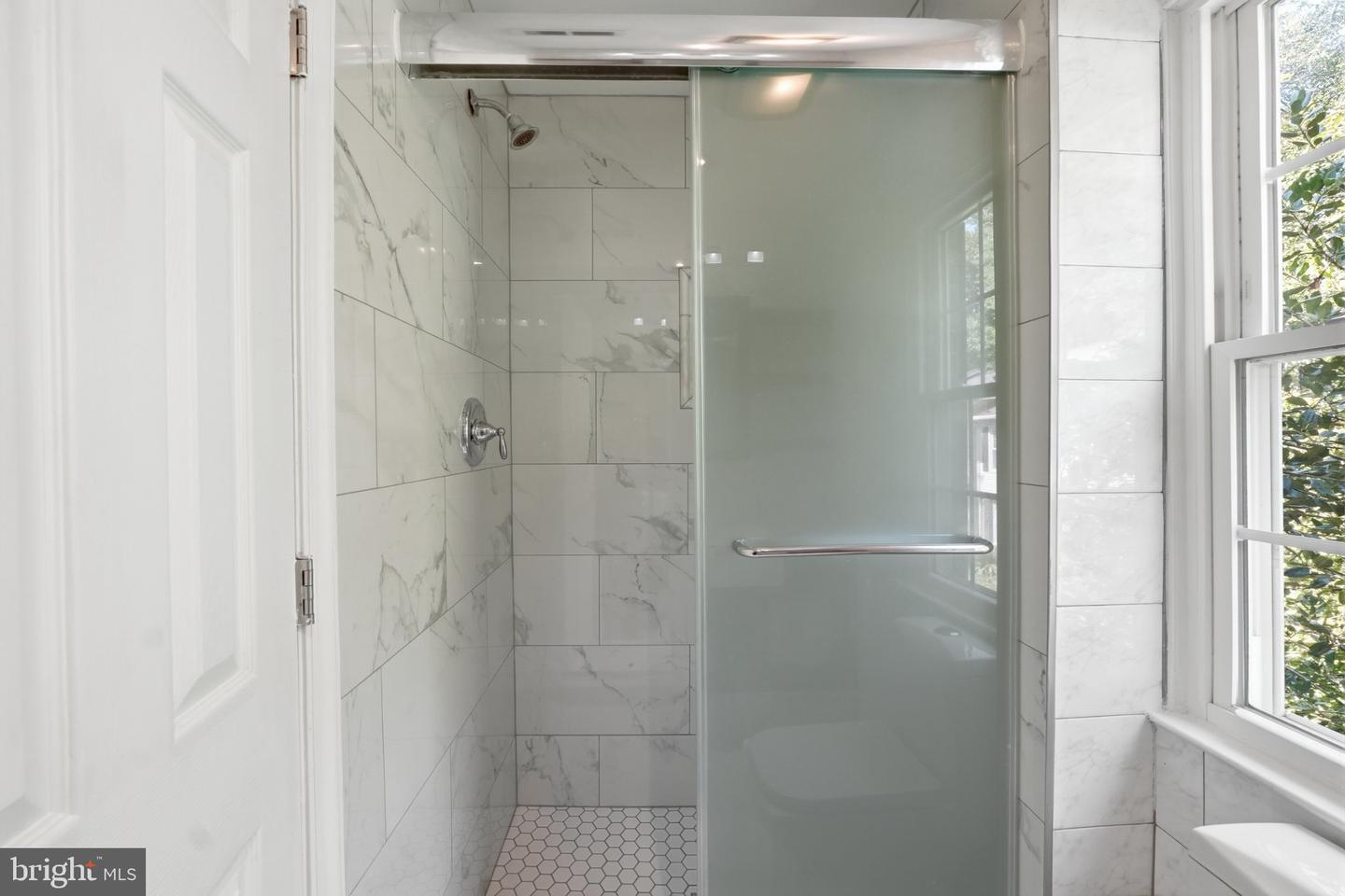 8562 Tyrolean Way Property Photo 17