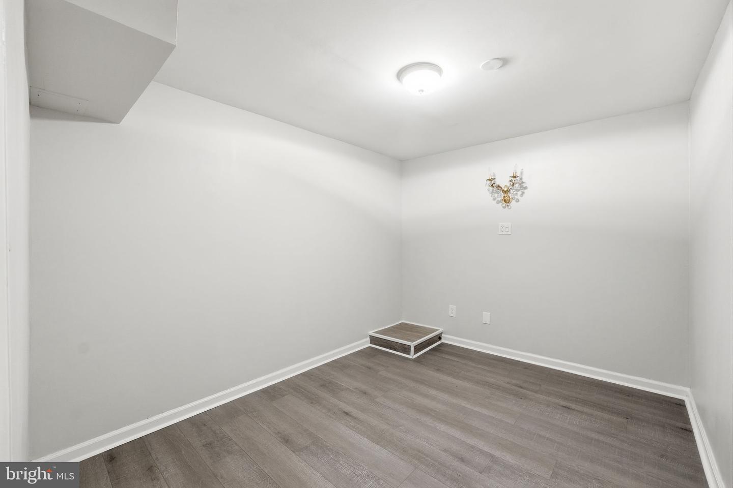 8562 Tyrolean Way Property Photo 24