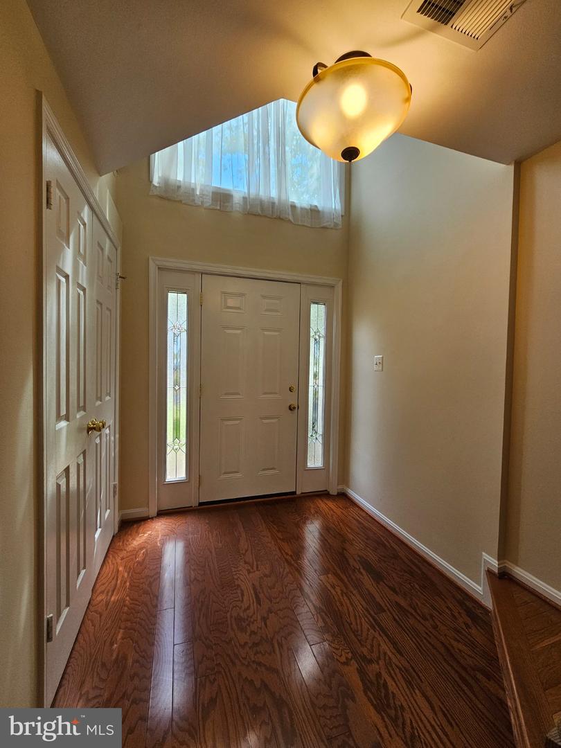 13918 Ludington Pl Property Photo 3