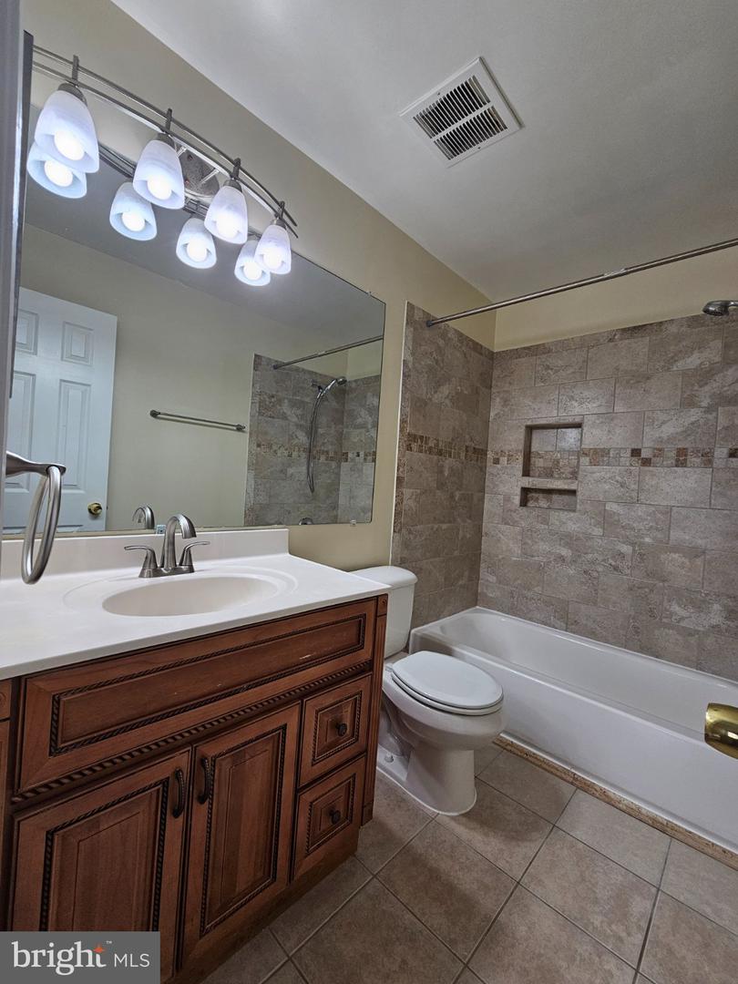 13918 Ludington Pl Property Photo 27