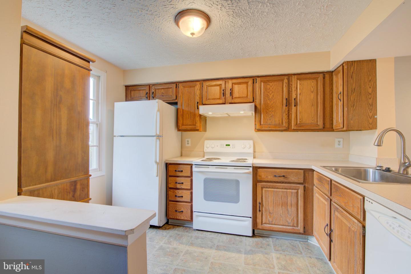8541 Koluder Property Photo 2