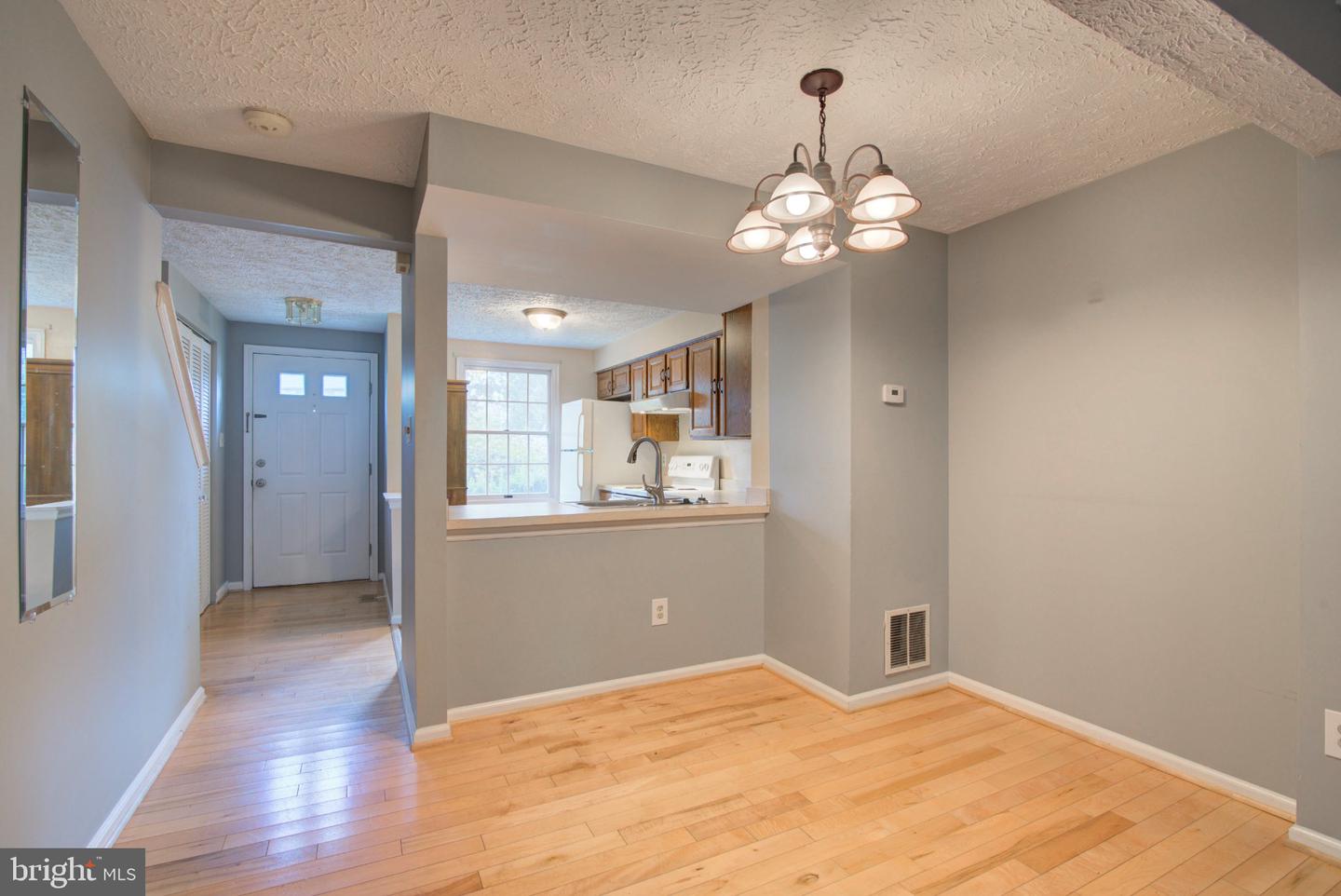 8541 Koluder Property Photo 4