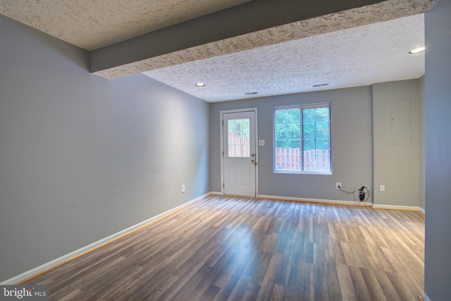 8541 Koluder Property Photo 24