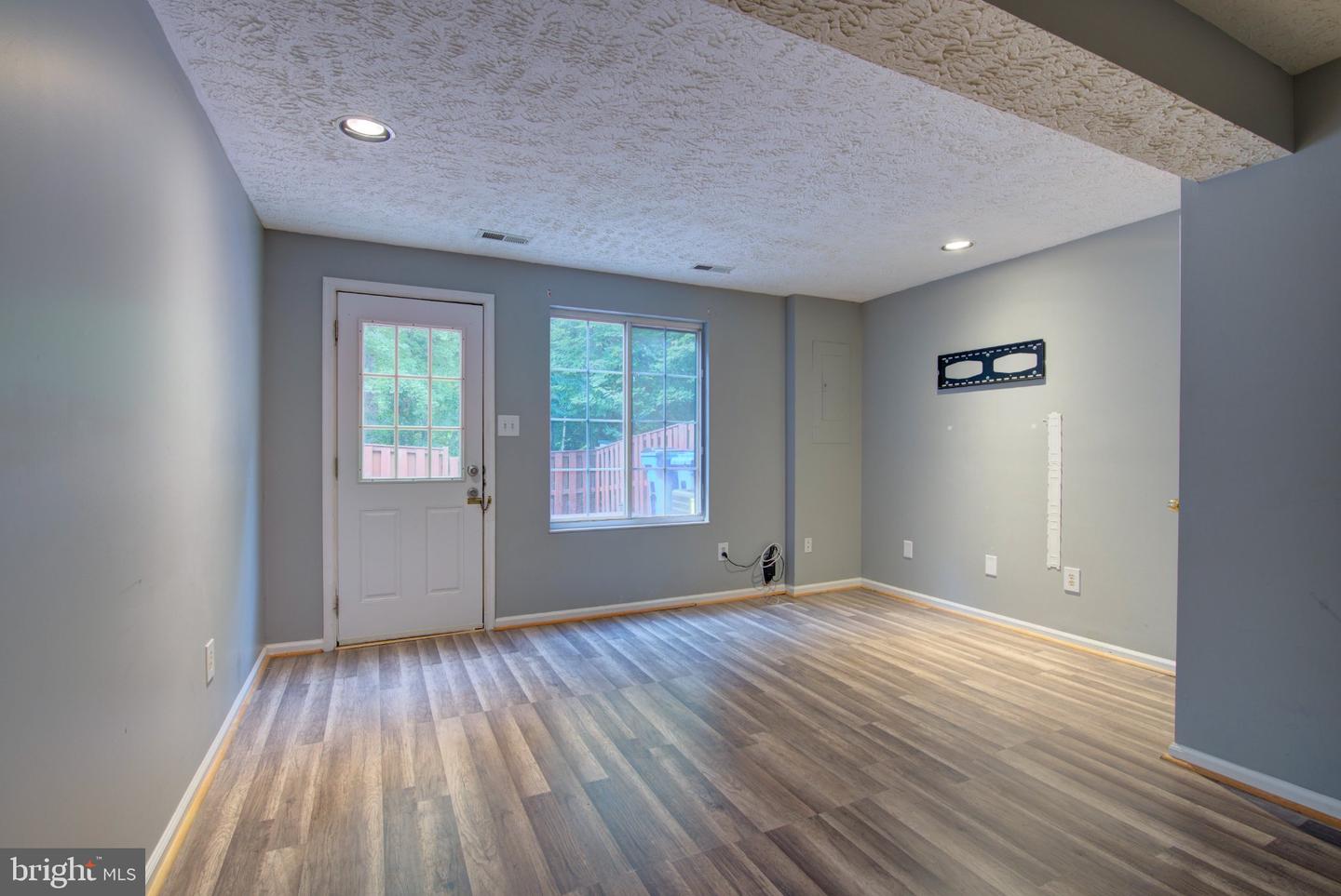 8541 Koluder Property Photo 25