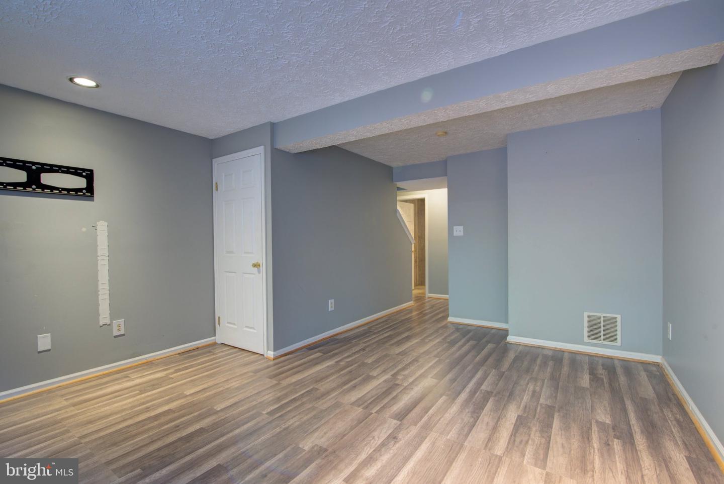 8541 Koluder Property Photo 26